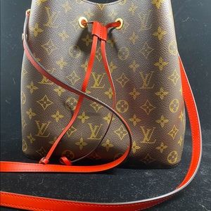 Louis Vuitton NéoNoé MM bucket bag